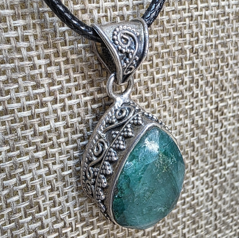 Emerald Gemstone Solid 925 Sterling Silver Pendant - image 3